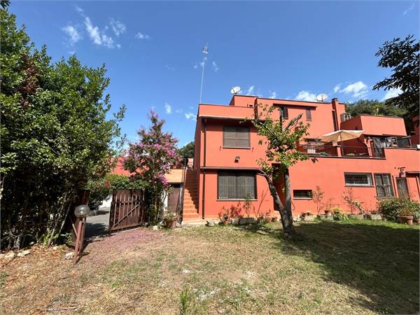 VILLA CAMILLUCCIA TRIONFALE
